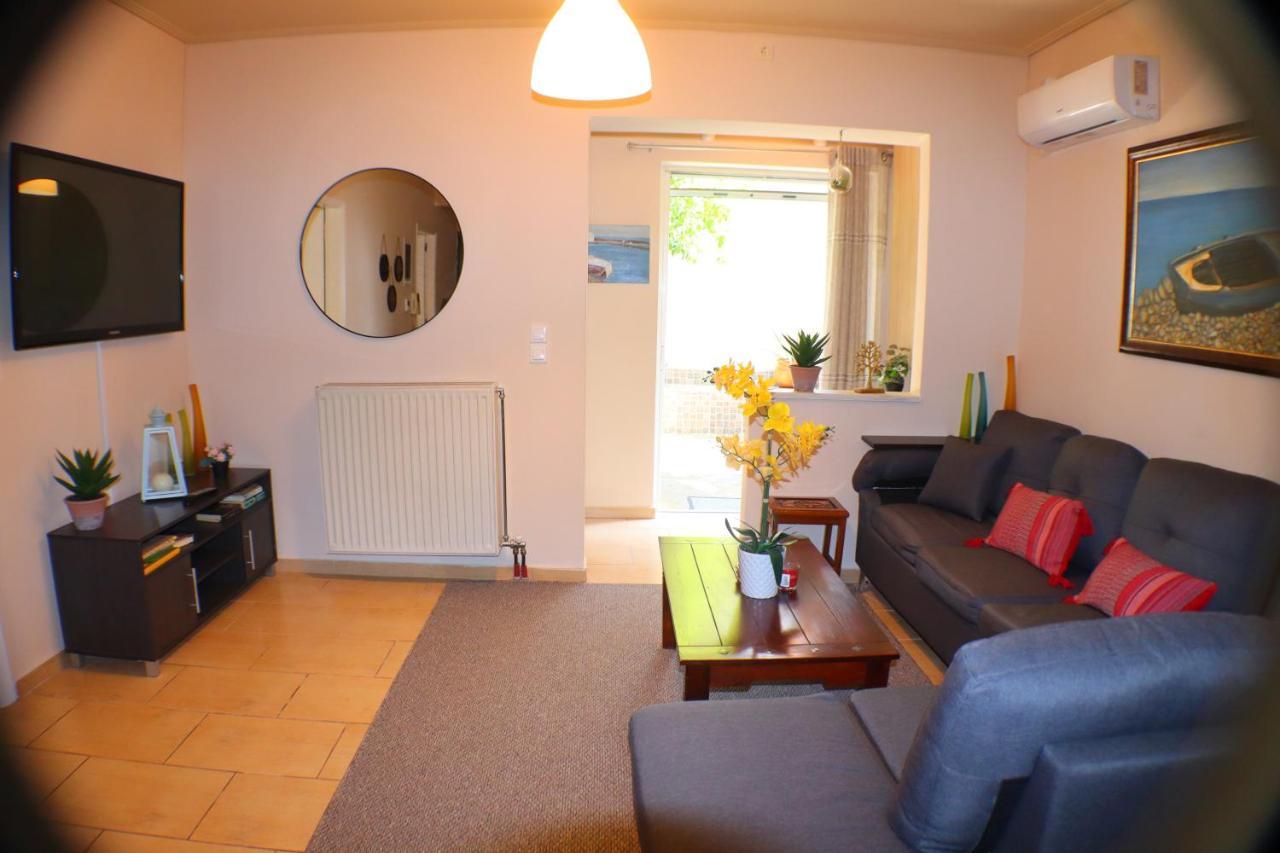Filoxenia Apartment *